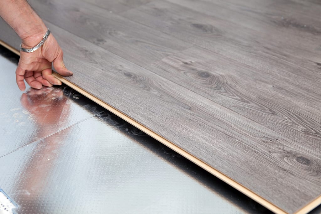 Pose de parquet flottant Breton Peinture Angers