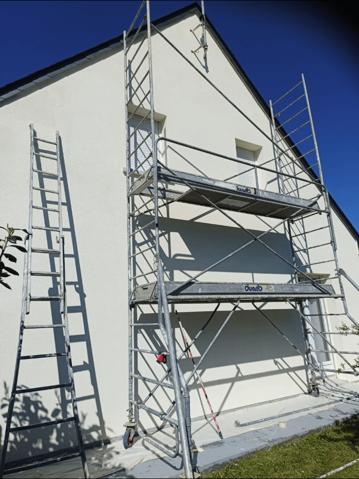 Ravalement de façade : nettoyage + peinture
